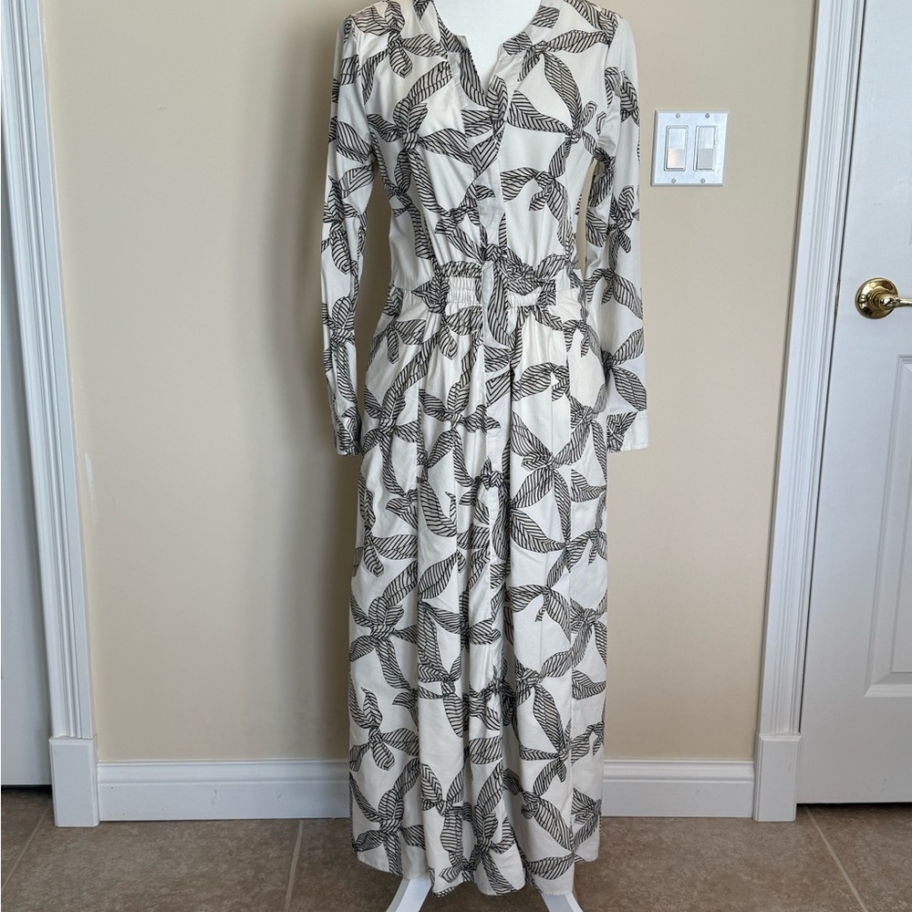 Elegant Black and Beige pattern on Cream Background Midi Dress